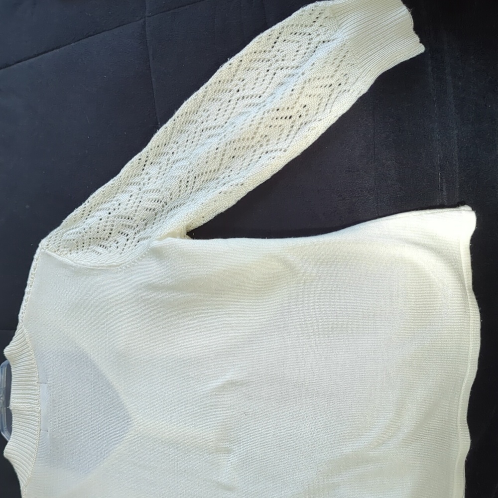 Sweater - Picture 4 of 4